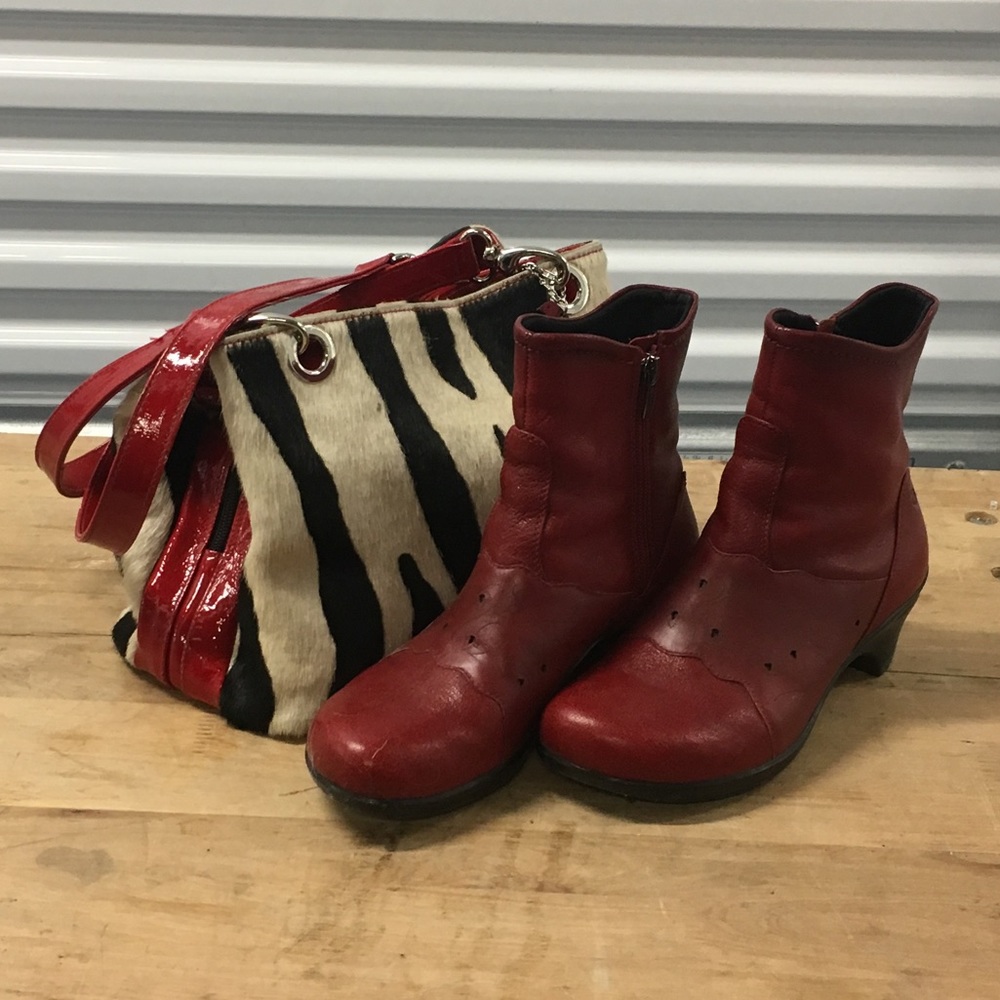 ARAVON/Boots - Picture 2 of 8